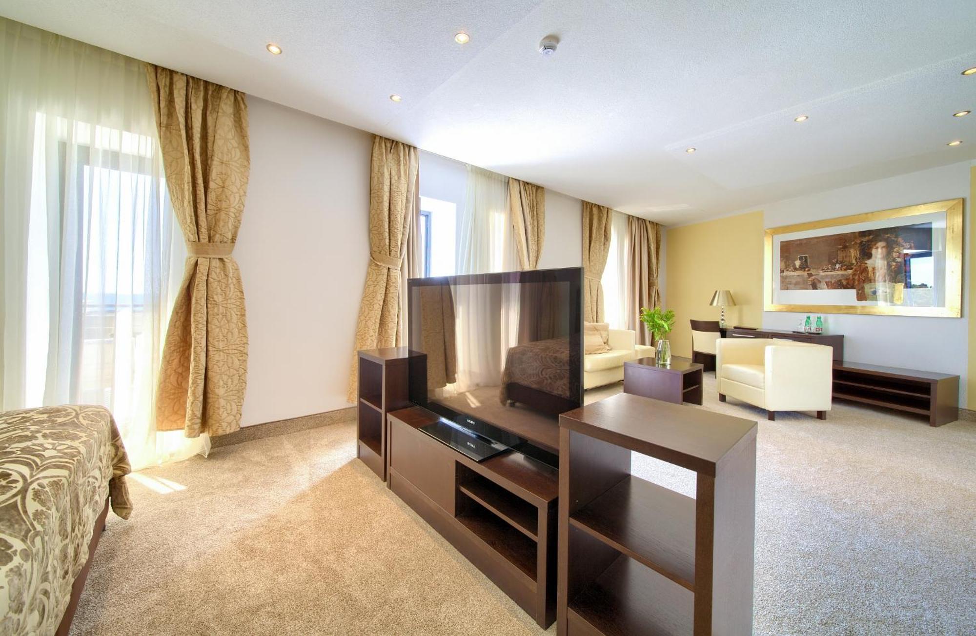 Hotel Marina Krk Town Bagian luar foto