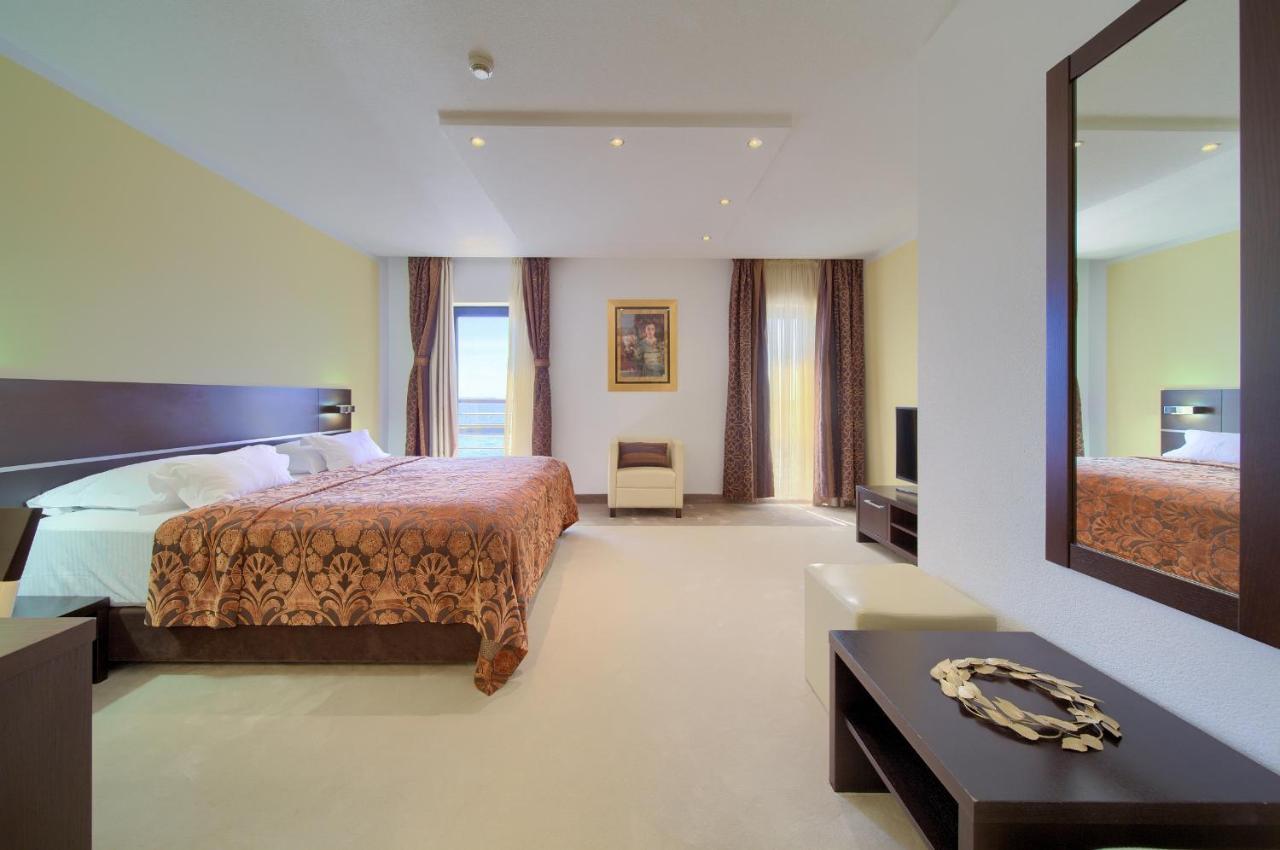 Hotel Marina Krk Town Bagian luar foto