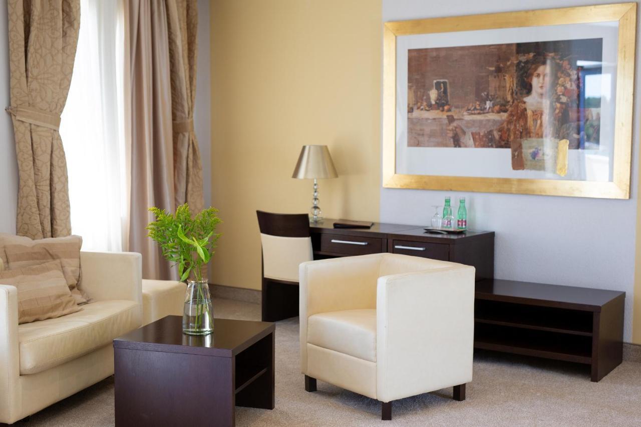 Hotel Marina Krk Town Bagian luar foto