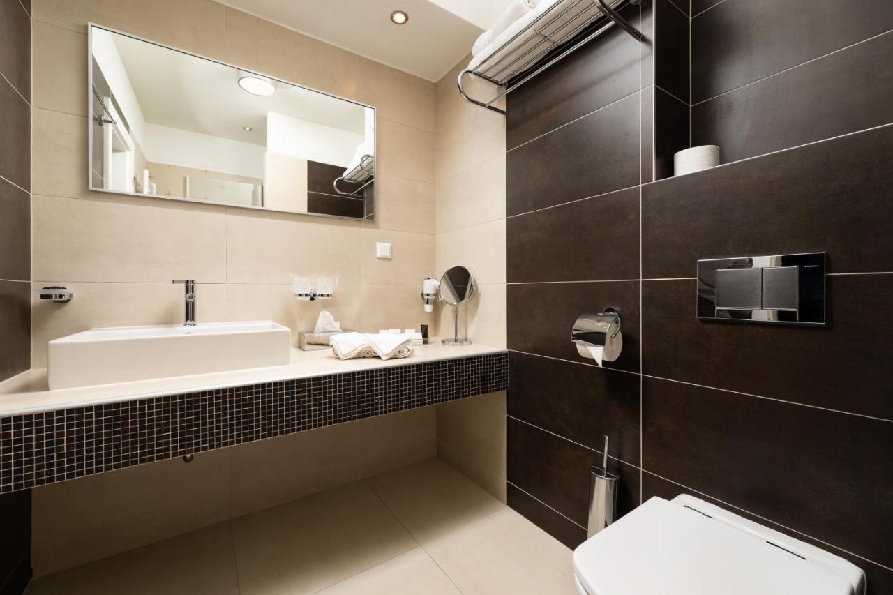 Hotel Marina Krk Town Bagian luar foto