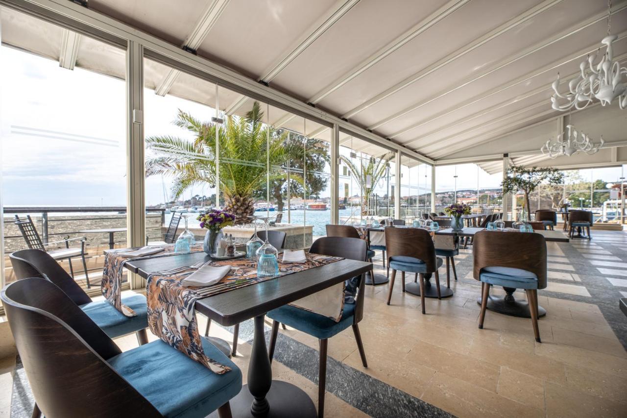 Hotel Marina Krk Town Bagian luar foto