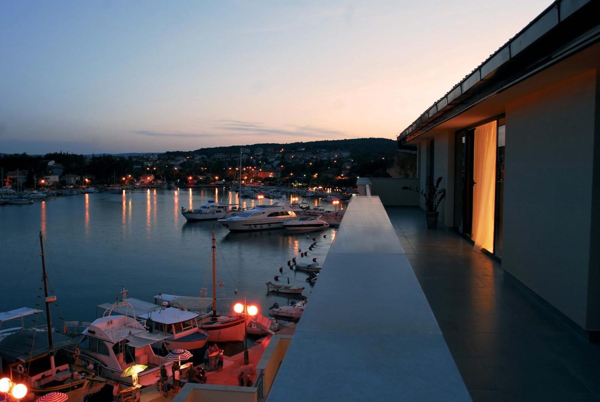 Hotel Marina Krk Town Bagian luar foto