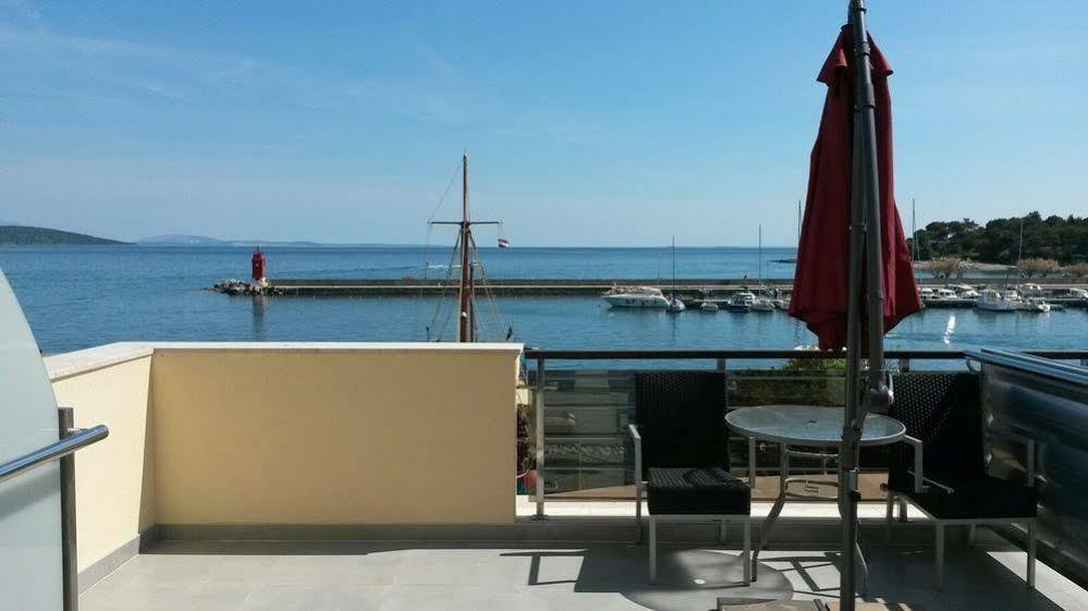 Hotel Marina Krk Town Bagian luar foto
